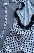 Load image into Gallery viewer, Trendy Girl Jumper
